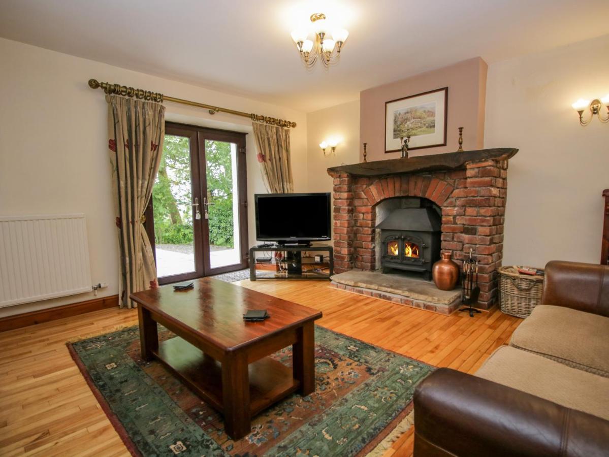 Ewedale Farm Villa Ulverston Exterior photo