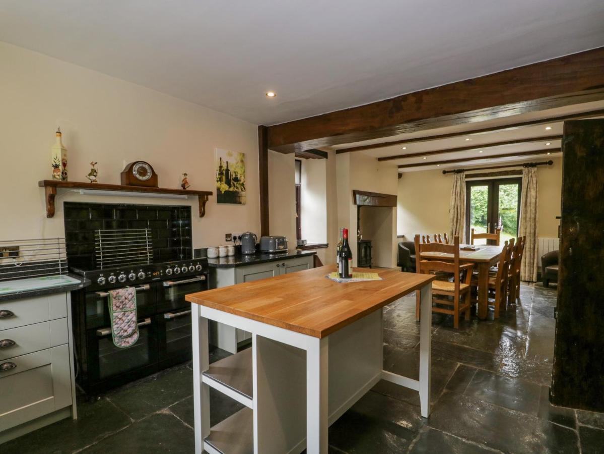 Ewedale Farm Villa Ulverston Exterior photo